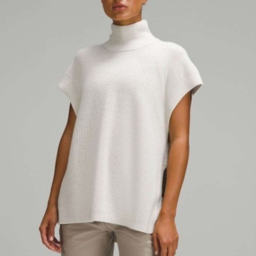 Lululemon‎ Brushed Cotton Merino Wool Blend Turtleneck Sweater Vest Medium Cream